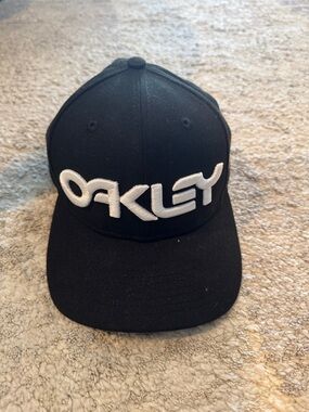 Oakley Black Cap